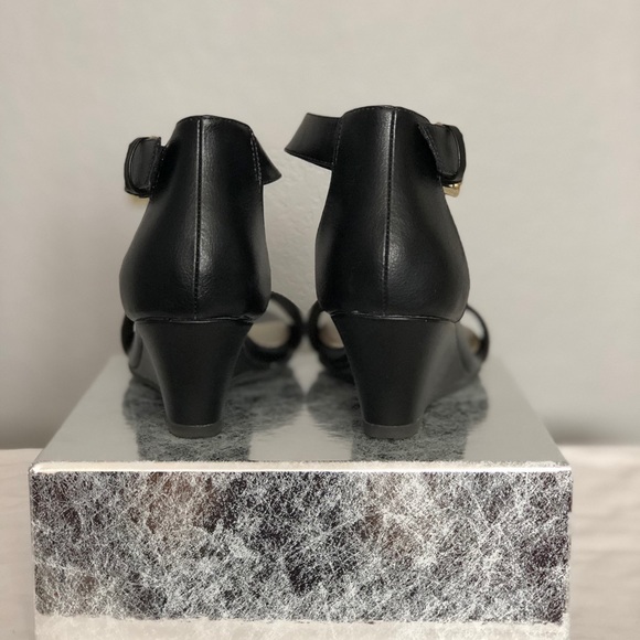 Fioni mid-wedge sandal - Picture 3 of 4